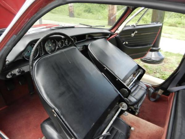 1965 Volvo P1800s Interior